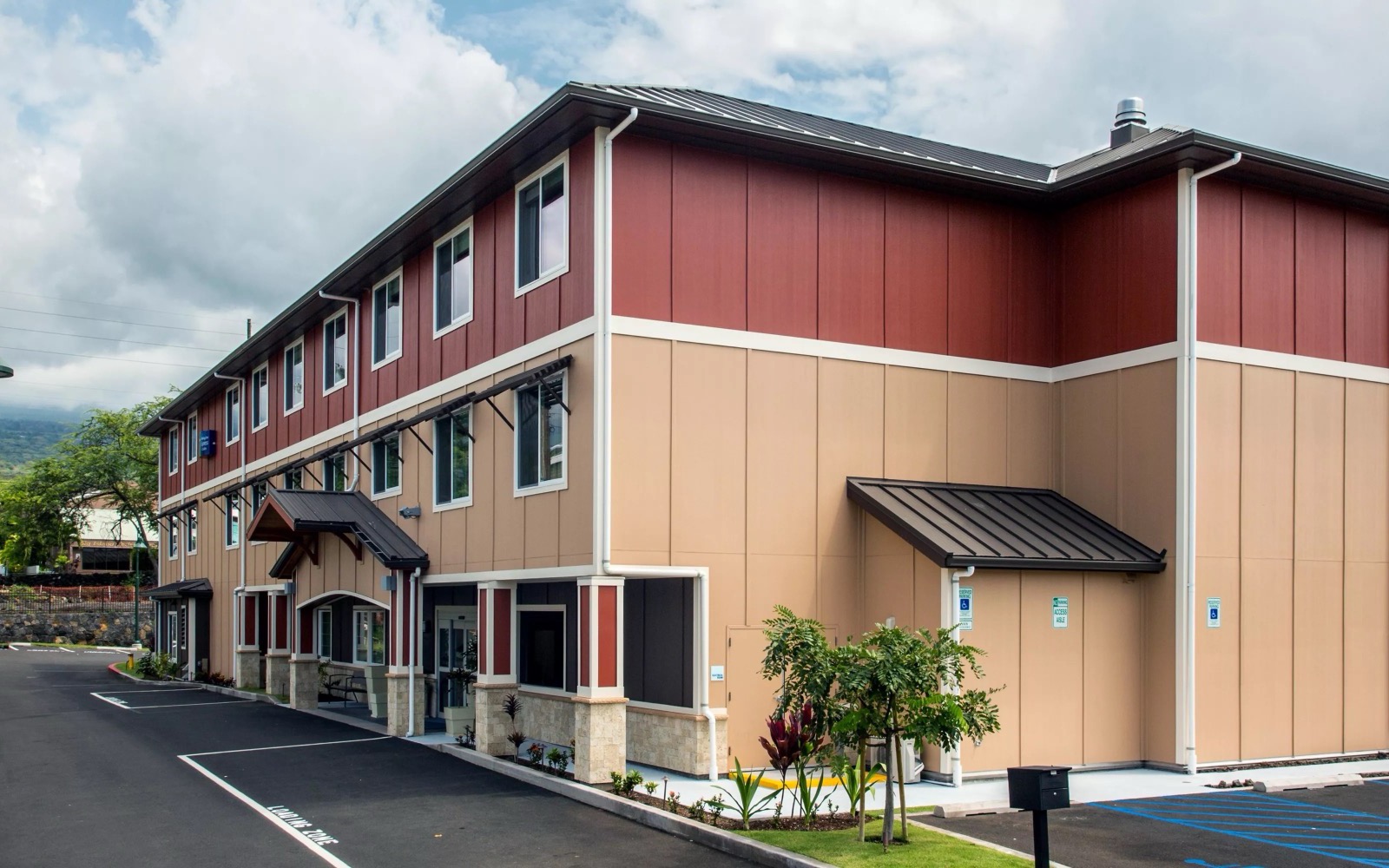 Holiday Inn Express Hotel & Suites Kailua-Kona — kamaʻāina rate