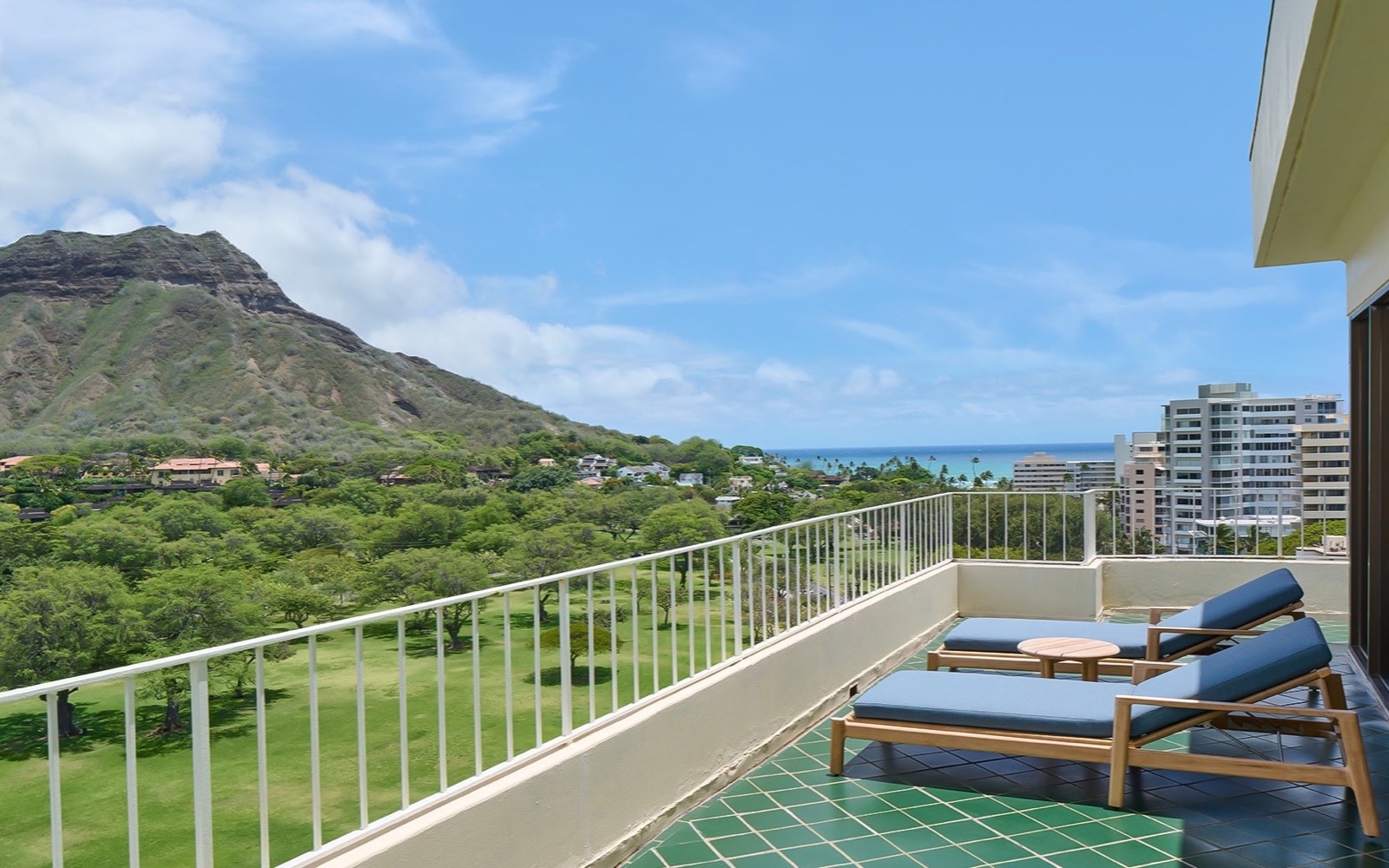 Lotus Honolulu at Diamond Head — kamaʻāina rate